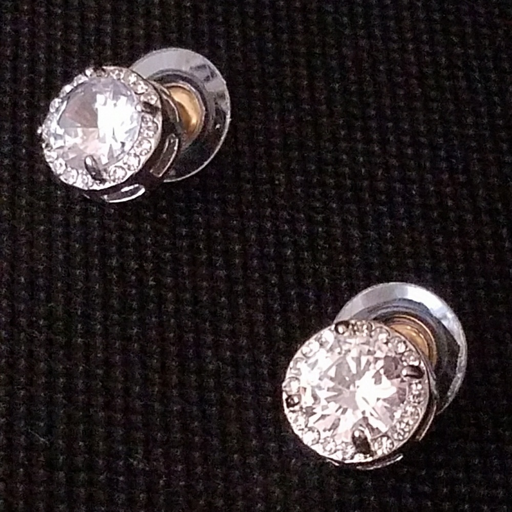 NEW. Luxury Earings